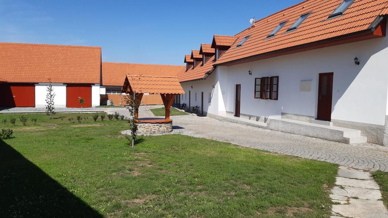 Martinuv Dvur Apartamento Plzeň Exterior foto