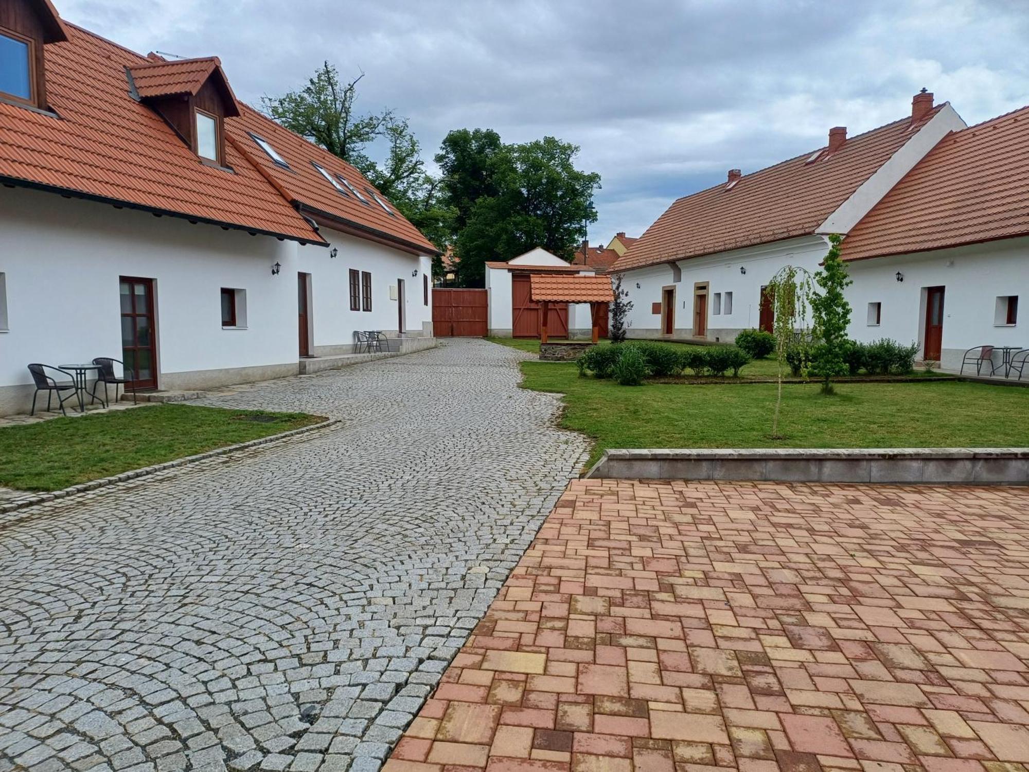 Martinuv Dvur Apartamento Plzeň Exterior foto