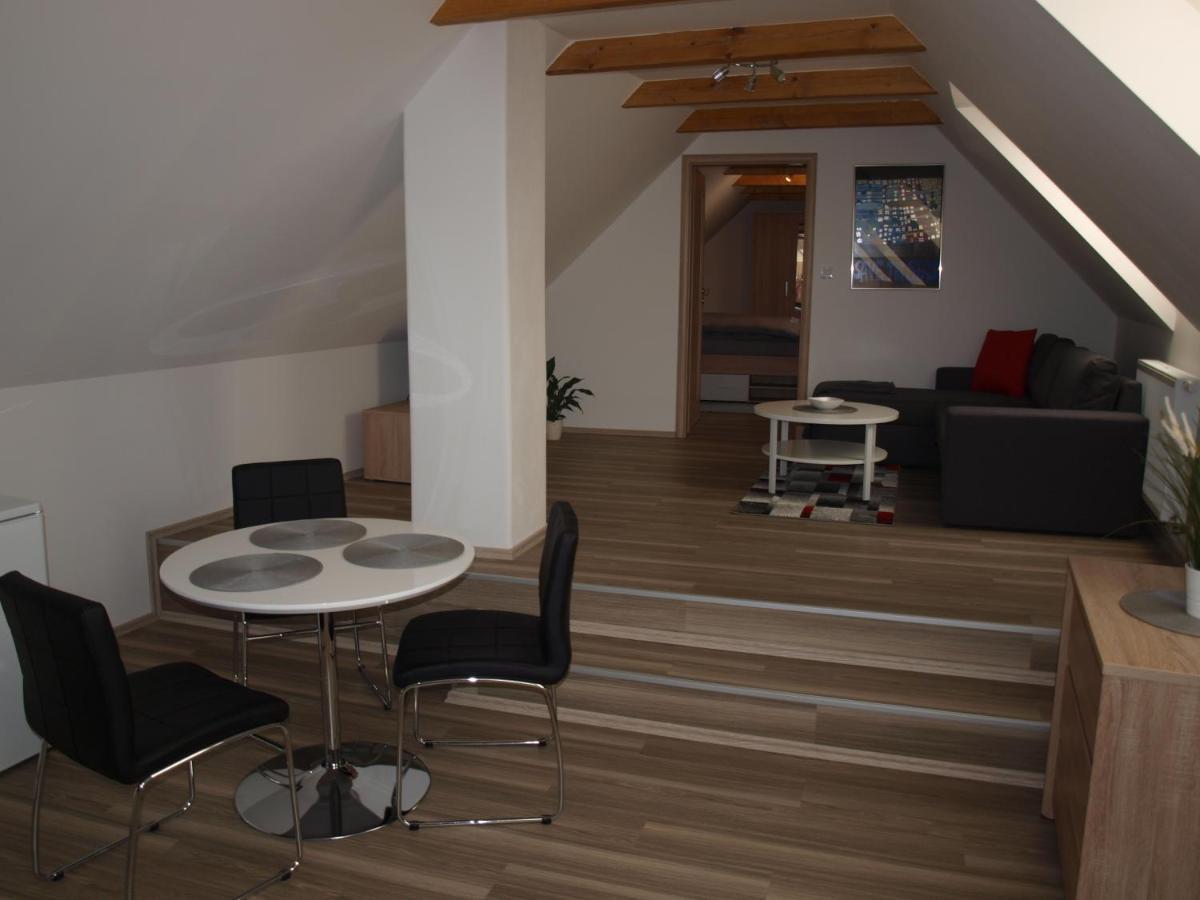 Martinuv Dvur Apartamento Plzeň Exterior foto